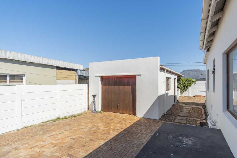3 Bedroom Property for Sale in Heathfield Western Cape